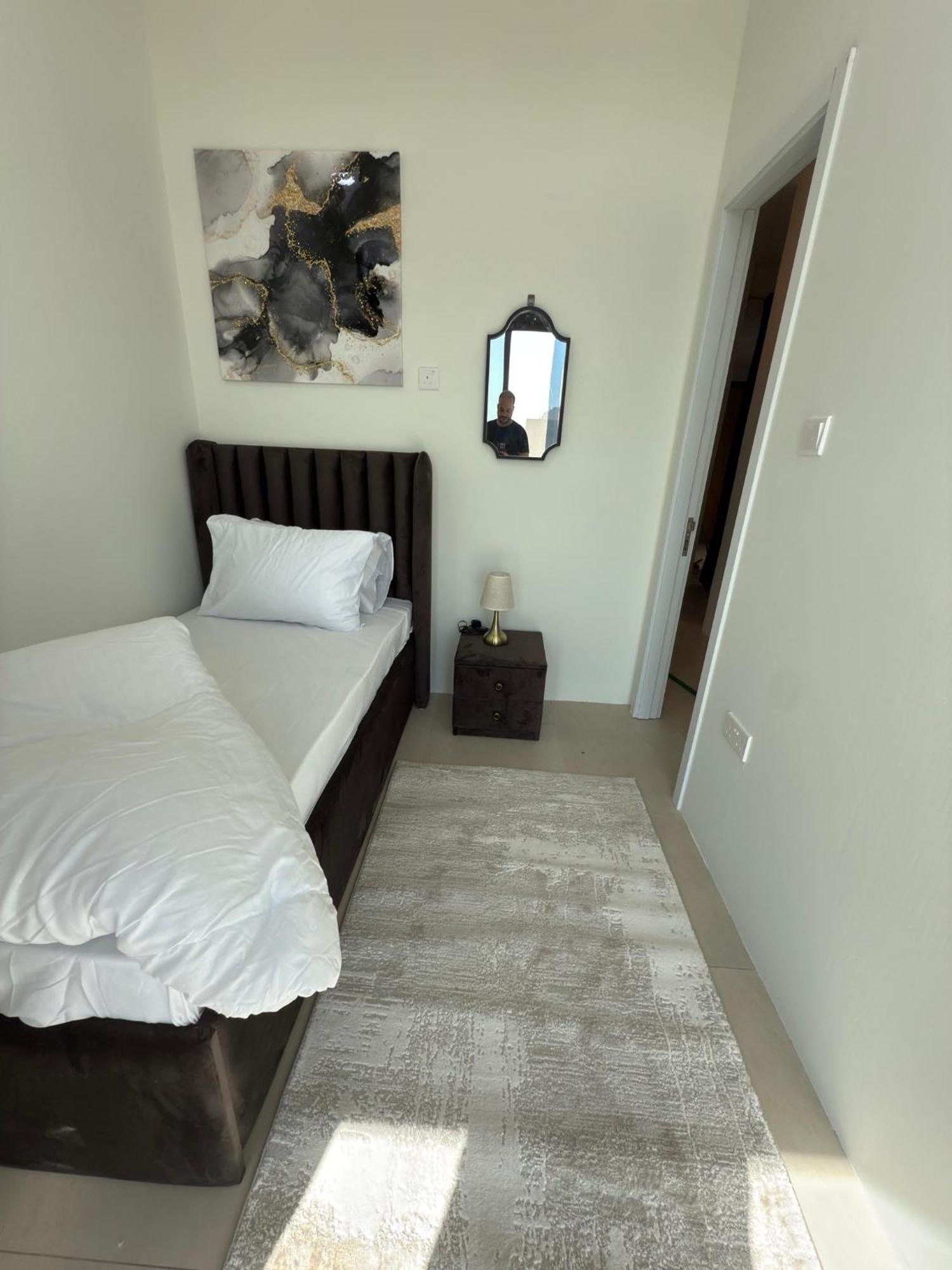 Apartment Nuchi H O S T E L Dubai